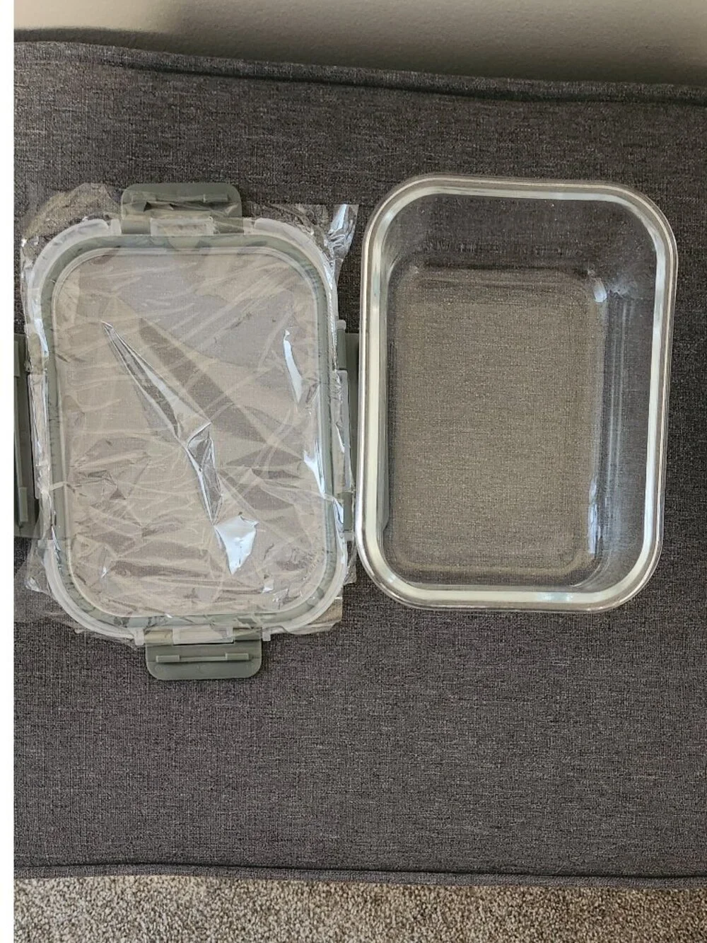 NIB: Set of 3 Glass Food Storage Containers with Lids - Clear/Black